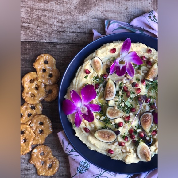 Meet your stylish and amazing Posher, Adiana - Picture 9 of 13